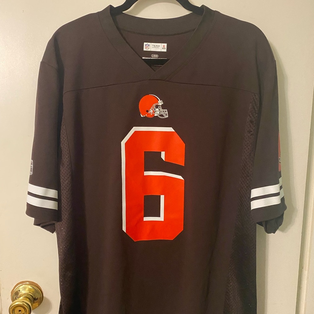 Men’s NFL jersey size large